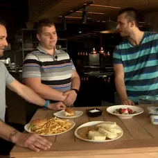 Marián Indríšek s rodičmi a snúbenicou