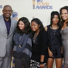 Zomrela Keisha Whitaker