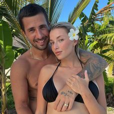 Laura a Martin z Love Islandu oznámili novinku o bábätku počas dovolenky na Zanzibare.