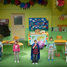 Dáš to! (zľava P. Plevčík, J. Lieskovská, M. Ochránek, V. Plevčík, A. Somorovská)