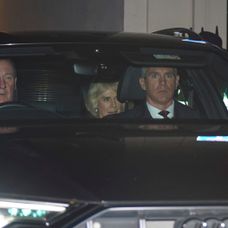 Kráľovná Kamila navštívila kráľa Karola III. v nemocnici