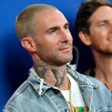 Spevák Adam Levine