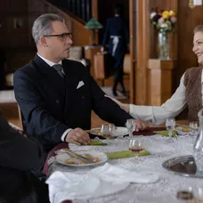 Ivan Šándor, Filip Tůma a Barbora Andrešičová v seriáli Dunaj, k vašim službám