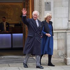 Kráľa Karola III. prepustili z nemocnice