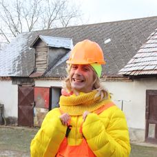 Števo Martinovič ako Janka Nehospodárna