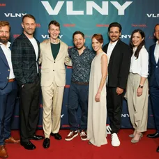 Slávnostná premiéra filmu Vlny