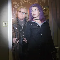 Zľava Natalia Tena, Julie Walters, Mark Williams a David Thewlis vo filme Harry Potter a Polovičný princ
