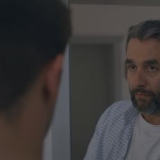 Edo vyrušil Petra s Beátou