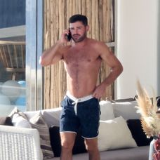Zac Efron trávi leto v Európe