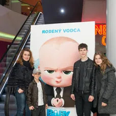 Manželka Maroša Kramára Nataša de deťmi, Baby šéf premiéra