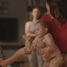 Neuveríte, kto si zahrá v Pánovi profesorovi. Čo má spoločné s Viktorom Vinczem?