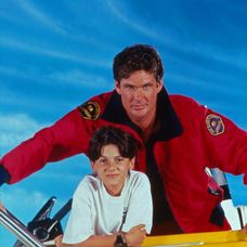 David Hasselhoff so svojím seriálovým synom Hobiem, ktorého si zahral Jeremy Jackson.