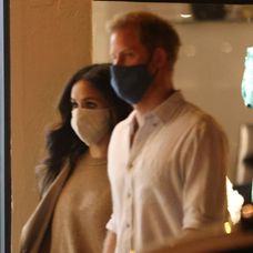 Meghan a Harry si vyšli na večeru.