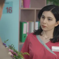 Lenka (Diana Ristová) vrazila Dávidovi (Matúš Beniak)