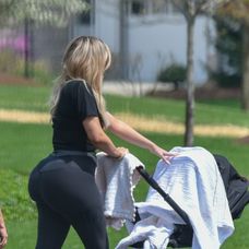 Khloe Kardashian krátko po pôrode: Akoby sa jej brucho presunulo do zadku