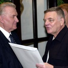 Bývalý slovenský prezident Michal Kováč (na snímke vľavo) a Stano Dančiak