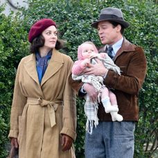 Brad Pitt a Marion Cottilard v novom filme Päť sekúnd ticha.