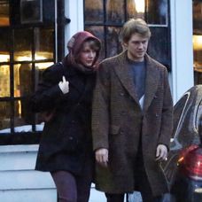 Taylor Swift a Joe Alwyn na jednom z mála spoločných záberov.