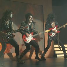 Kiss v Uragáne