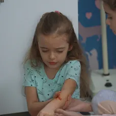 Mimi nepočúvla Tomášov zákaz.