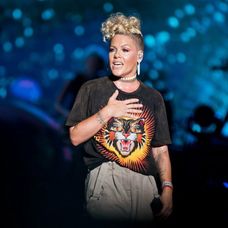P!nk predviedla v Budapešti dokonalú šou