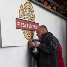 Premena reštaurácie Pizza Pub Tank v Banskej Bystrici