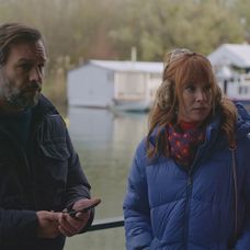 Roman si založil novú rodinu a Nikol nikdy nevyhľadal.