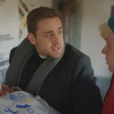 Max (Vincent Navrátil) a Adam (Adam Mišík) našli dieťa