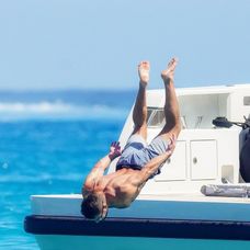 Zac Efron trávi leto v Európe