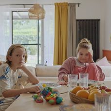 Nikol (Táňa Pauhofová) využila zľavy na veľké nákupy, no všimla si jednu nejasnosť.