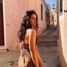 Herečka Sarah Arató.