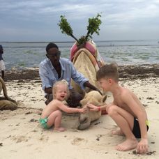 Markizák dovolenkoval s rodinkou v Afrike. Zábery, ktoré vám vyrazia dych