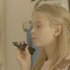 Karolína povie rodičom pravdu.