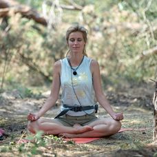 Silvia počas pravidelnej meditácie