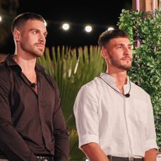 Do vily prišli bombshellovia Adam (vľavo) a Lukáš.