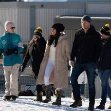 Princ Harry s Meghan na lyžiarskom svahu