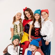 Mária Bartalos ako Snehulienka s trpaslíkmi