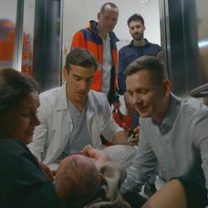 Pôrod vo výťahu: Martin musel improvizovať