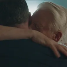 Dedko sa na Vianoce zmieril so svojím synom.