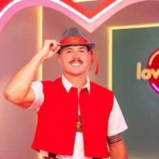 Prichádza Dano do Love Islandu