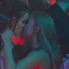 Ráchel s priateľkou Dominikou v pražskom Duplexe.