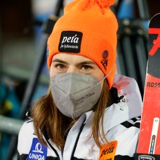 Alpská lyžiarka Petra Vlhová reaguje v cieli slalomu v Schladmingu.