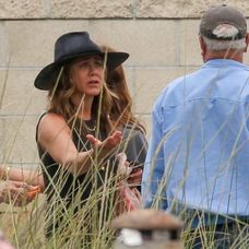 Jennifer Aniston si vymieňala názory s neznámym mužom