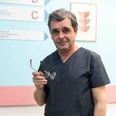 Peter Kočiš ako Staviarsky