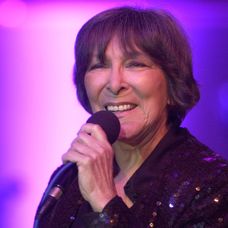 Hana Hegerová na Koncerte osobností 23. apríla 2002 v Bratislave