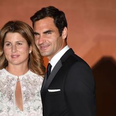 Mirka a Roger Federerovci na večierku pre wimbledonských víťazov.