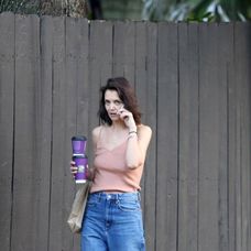 Prirodzená Katie Holmes.