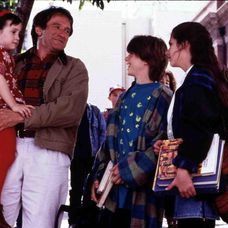 Otec v sukni z roku 1993
