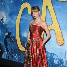Taylor Swift na newyorskej premiére muzikálu Cats