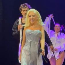 Schudnutá Christina Aguilera